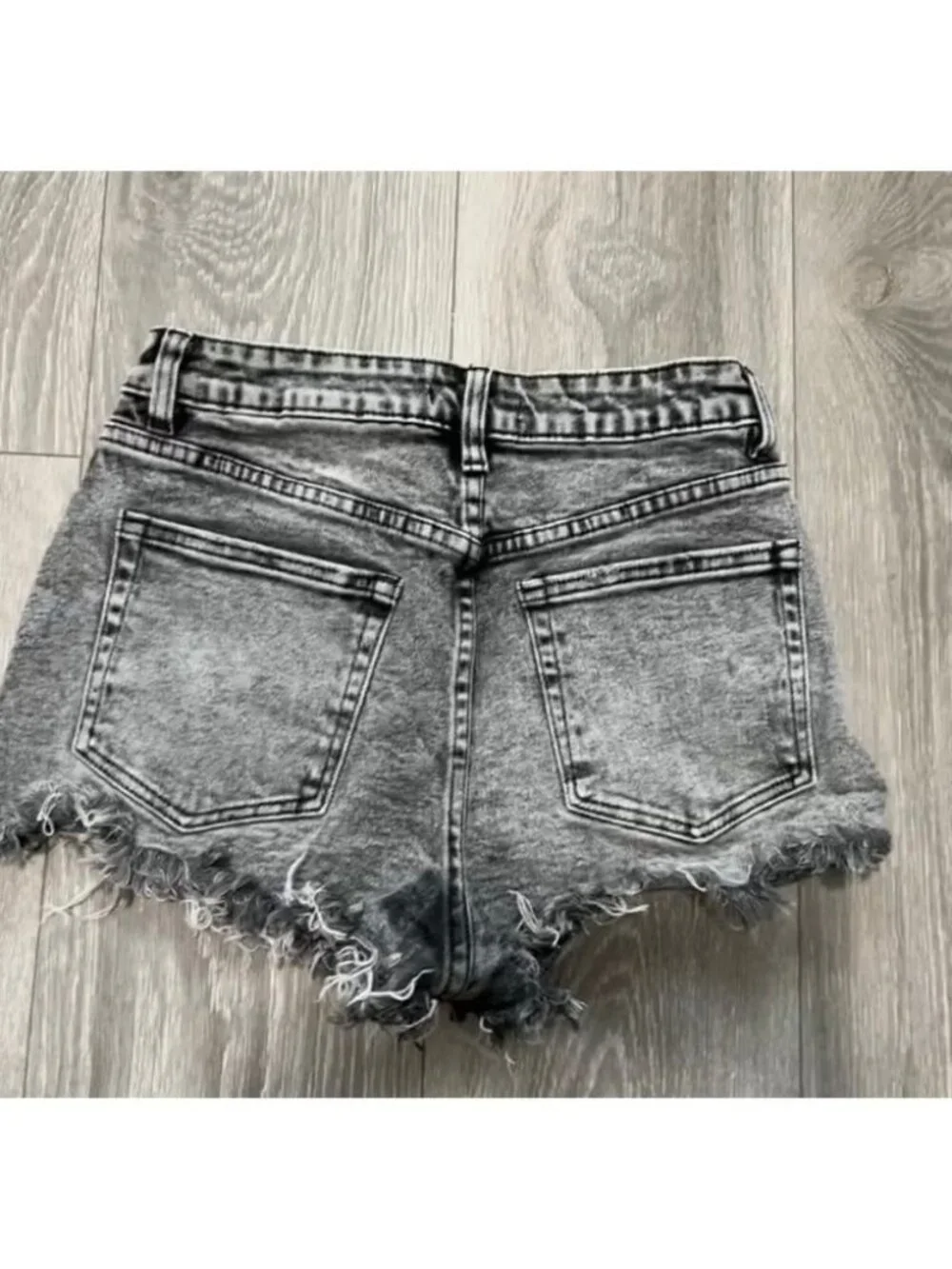 💕 3/$25 💕 NWOT Fashion Nova Black Denim Acid Wash Jean Shorts Size Small